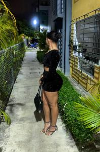 647299043: Chica busca chico en León