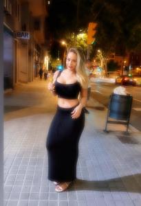 611265464: Chica busca chico en Barcelona