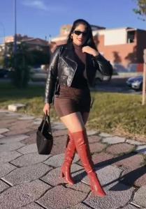 641906164: Chica busca chico en Madrid