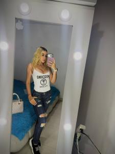 632567427: Chica busca chico en Málaga