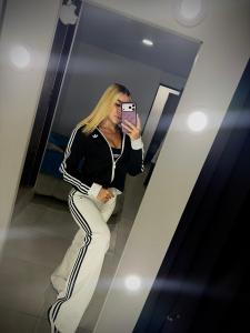 632567427: Chica busca chico en Málaga