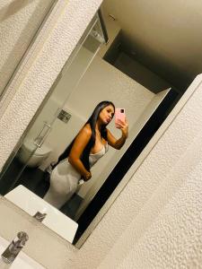 664248198: Chica busca chico en Sevilla
