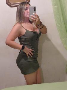 611015365: Chica busca chico en Barcelona