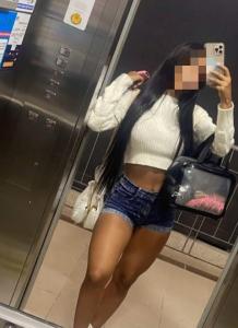 643553129: Chica busca chico en Sevilla
