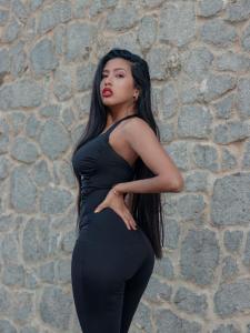 613655865: Chica busca chico en Barcelona