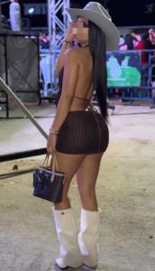 643553129: Chica busca chico en Sevilla
