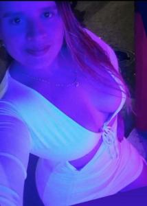 614927677: Chica busca chico en Gerona