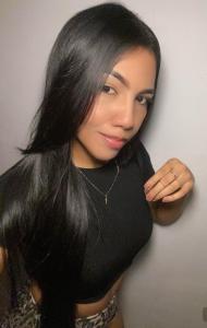 613724643: Chica busca chico en Barcelona