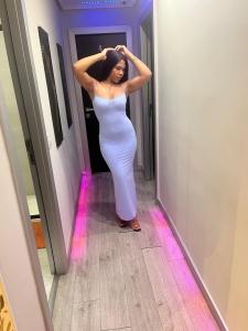 613655865: Chica busca chico en Barcelona