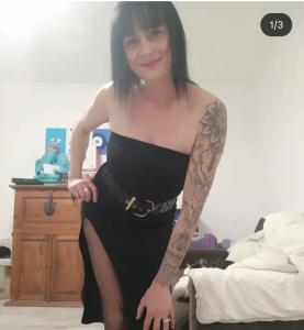 695822423: Chica busca chico en Ibiza