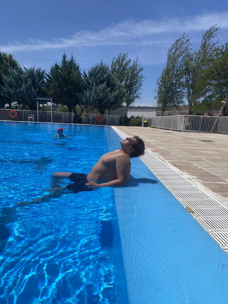 614119408: Chico busca chica en Badajoz