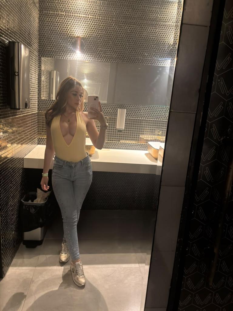 632567427: Chica busca chico en Málaga