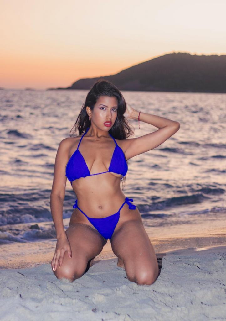 613655865: Chica busca chico en Barcelona