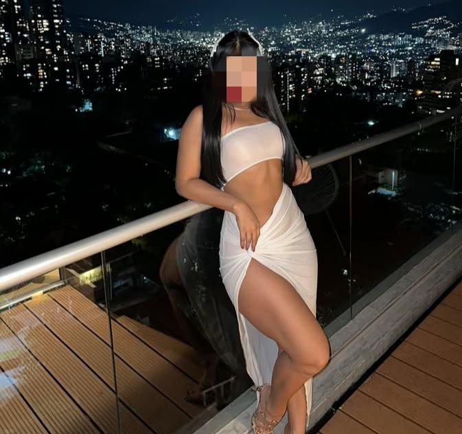 643553129: Chica busca chico en Sevilla