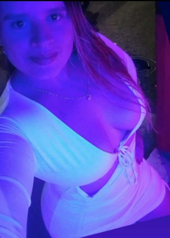 614927677: Chica busca chico en Gerona