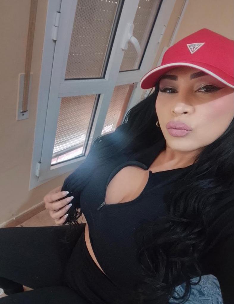 Chica busca chico en Tenerife: 