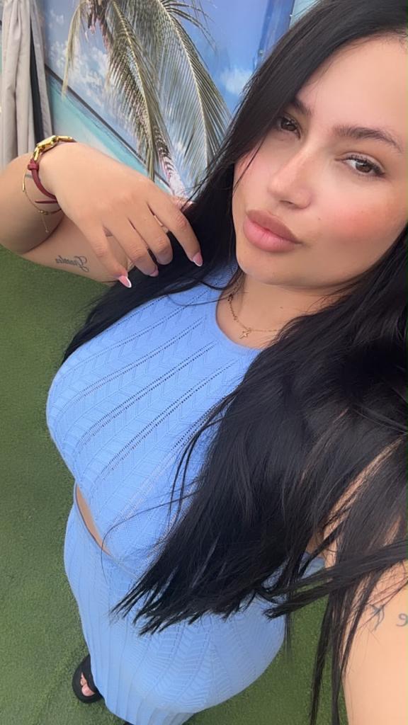 697624169: Chica busca chico en Málaga