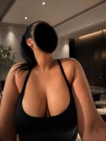 604394781: Chica busca chico en Barcelona