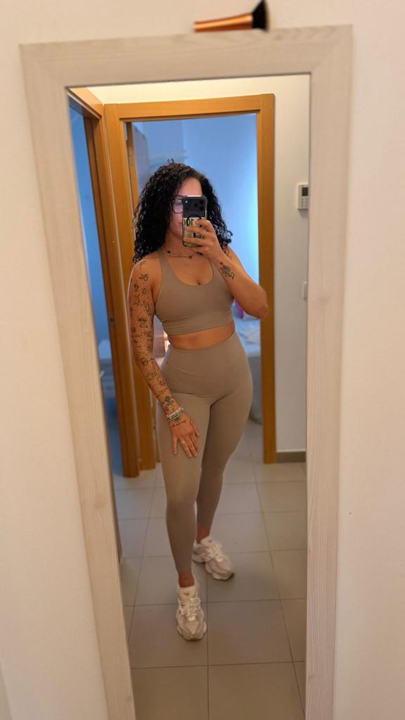 613677079: Chica busca chico en Lugo