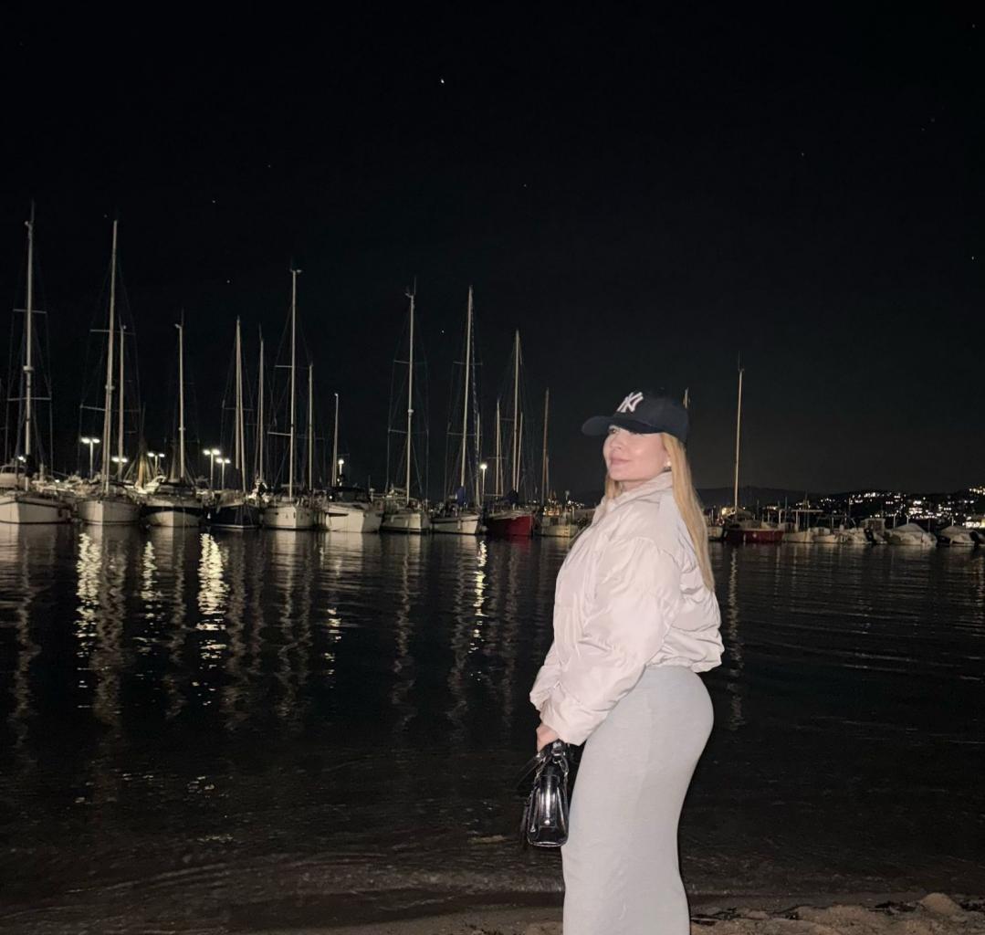 643136846: Chica busca chico en Gerona