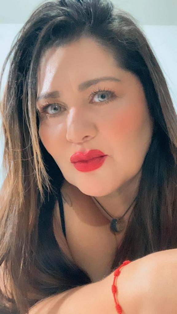 632924088: Chica busca chico en Madrid