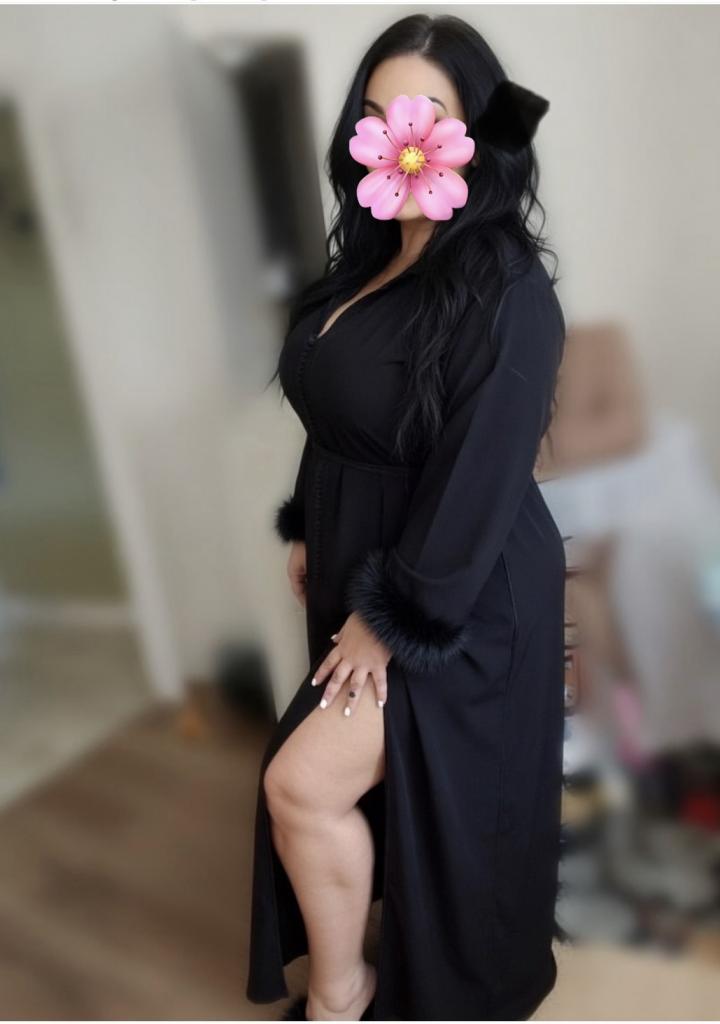 621093611: Chica busca chico en Granada