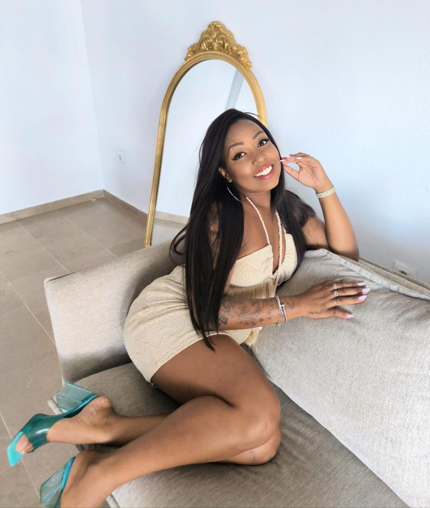 699330350: Chica busca chico en Málaga