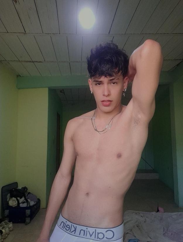 659807424: Chico busca chica en Alicante