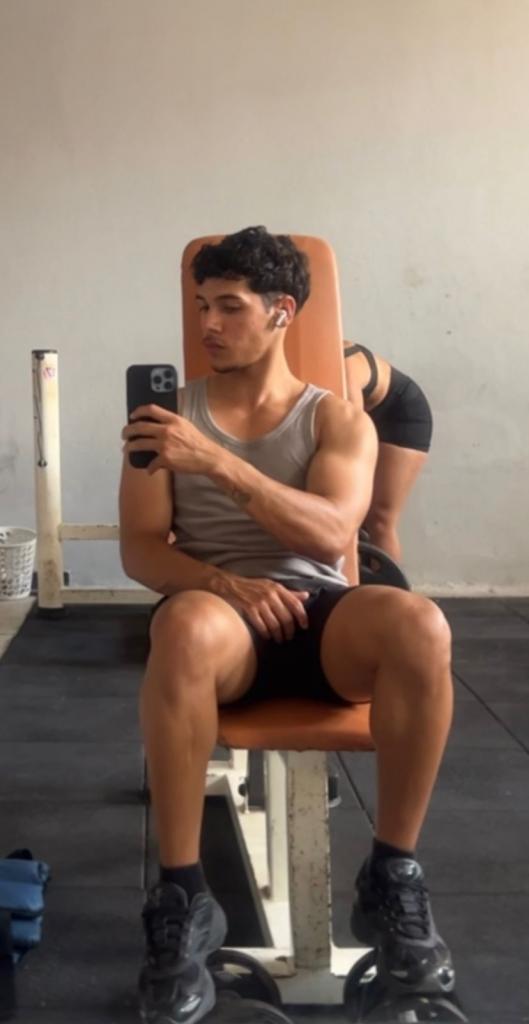 Chico busca chica en Málaga: 