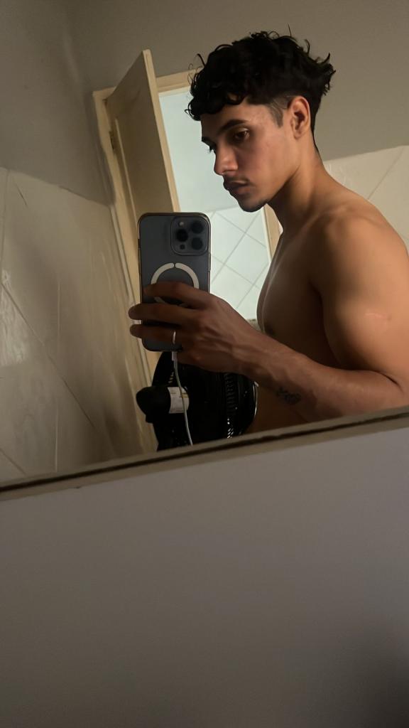 Chico busca chica en Málaga: 