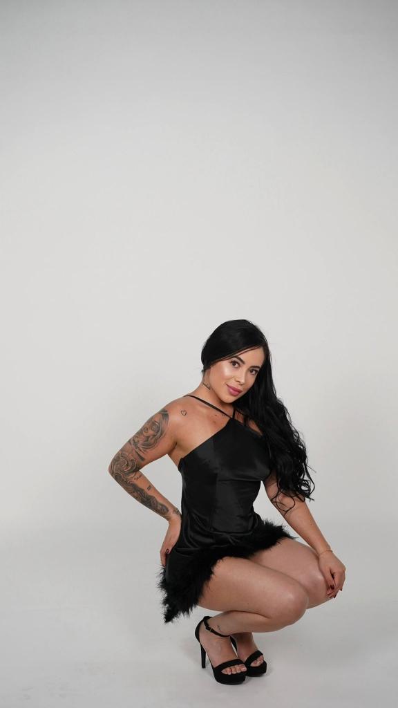 617257078: Chica busca chico en Madrid