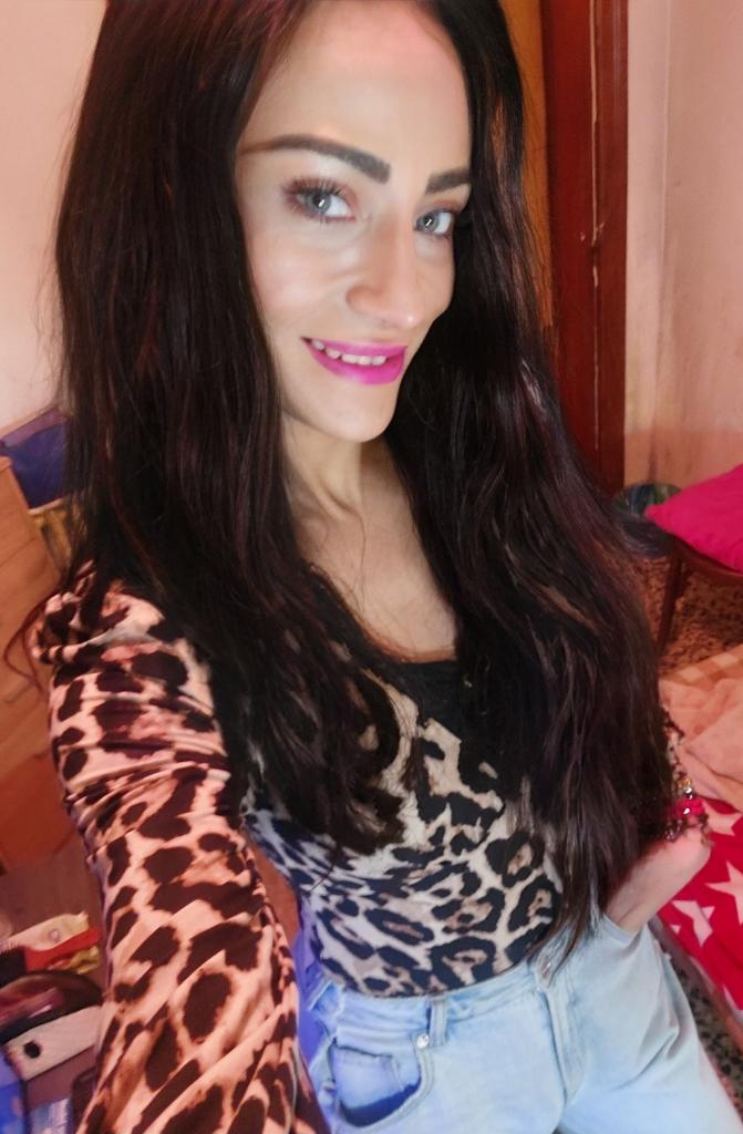 643682877: Travesti en León