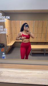 613677079: Chica busca chico en Lugo