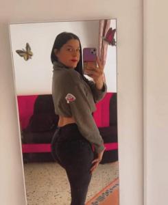 612206345: Chica busca chico en Valencia