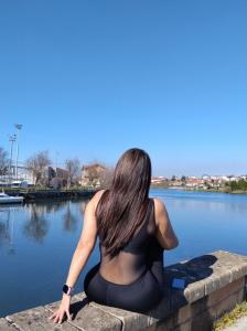 614733061: Chica busca chico en Huesca