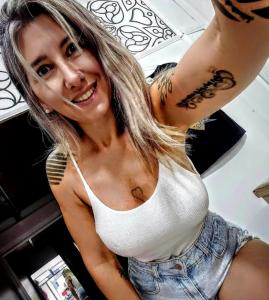 641929229: Chica busca chico en Sevilla