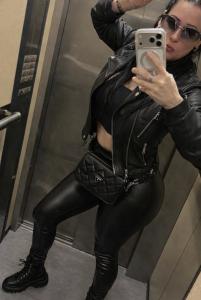 613944750: Chica busca chico en Málaga