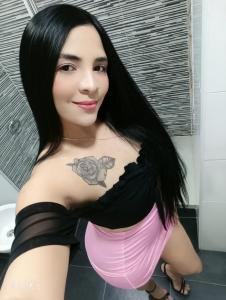 687658076: Chica busca chico en Sevilla