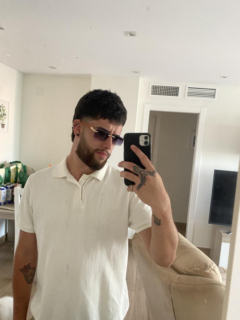 Chico busca chica en Málaga: 