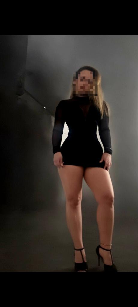 Chica busca chico en Almería: 