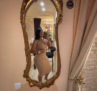 687658076: Chica busca chico en Sevilla