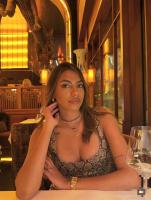 687658076: Chica busca chico en Sevilla