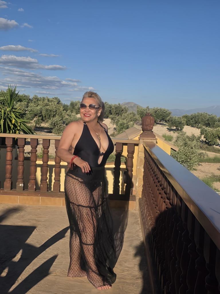 Chica busca chico en Granada: 