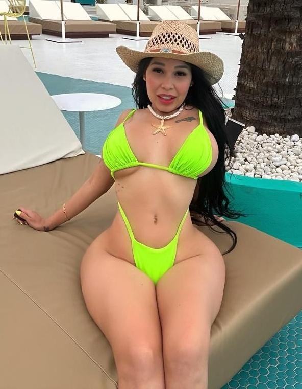 Chica busca chico en Ibiza: 