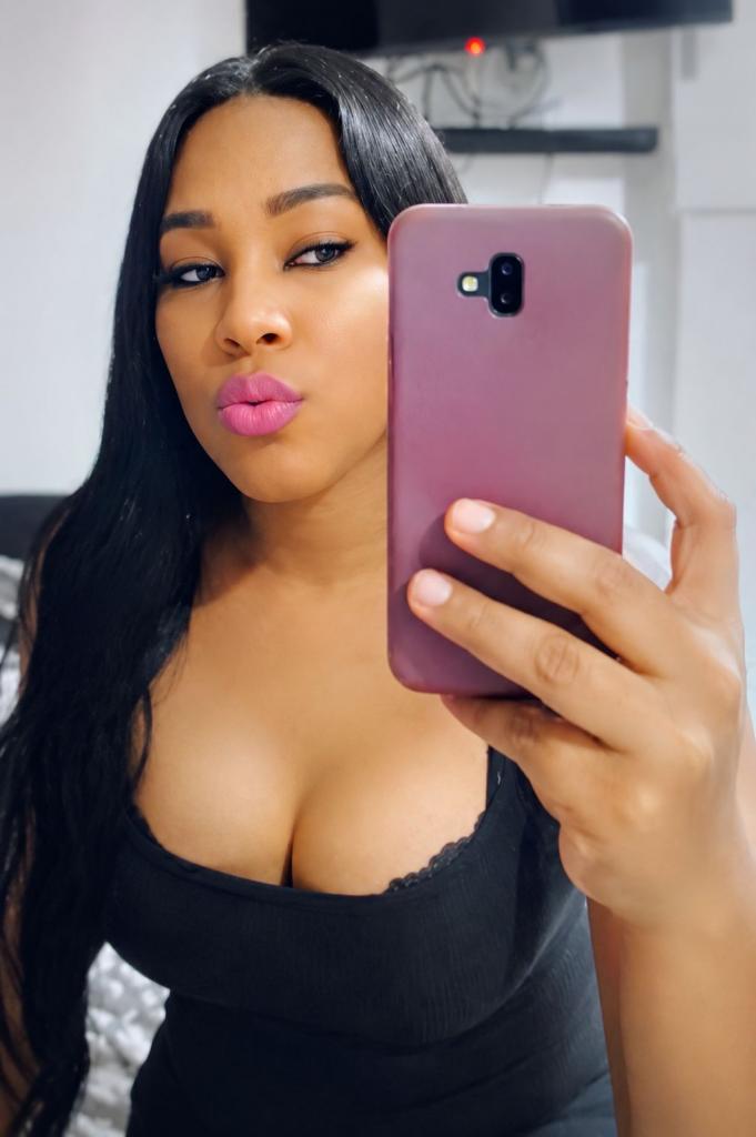 664535078: Travesti en Barcelona