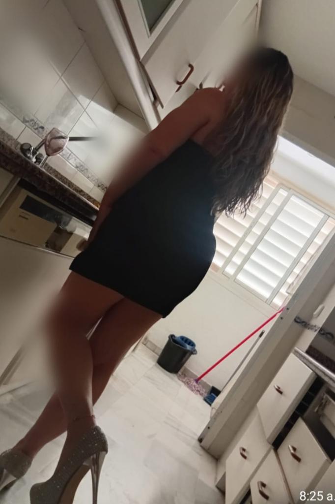 623273504: Chica busca chico en Sevilla