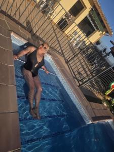 742054211: Chica busca chico en Granada