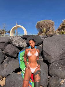 643075551: Chica busca chico en Ibiza