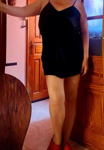 698493764: Chica busca chico en Gerona
