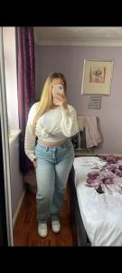 634981512: Chica busca chico en Barcelona